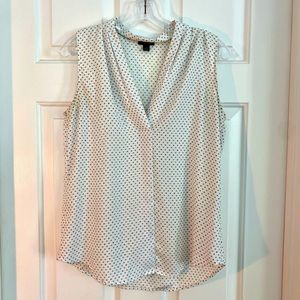 Work-Appropriate Patterned Sleeveless Blouse